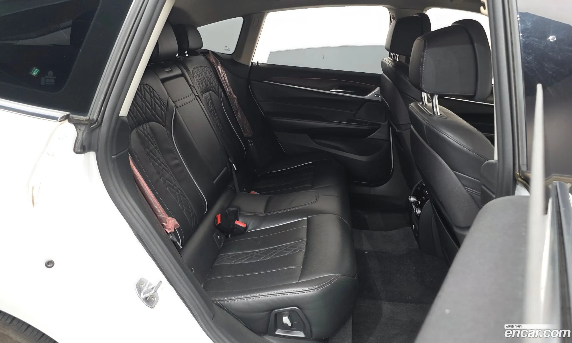 BMW 6 Series GT 2018 WBAJW8104JBK91198 — 13