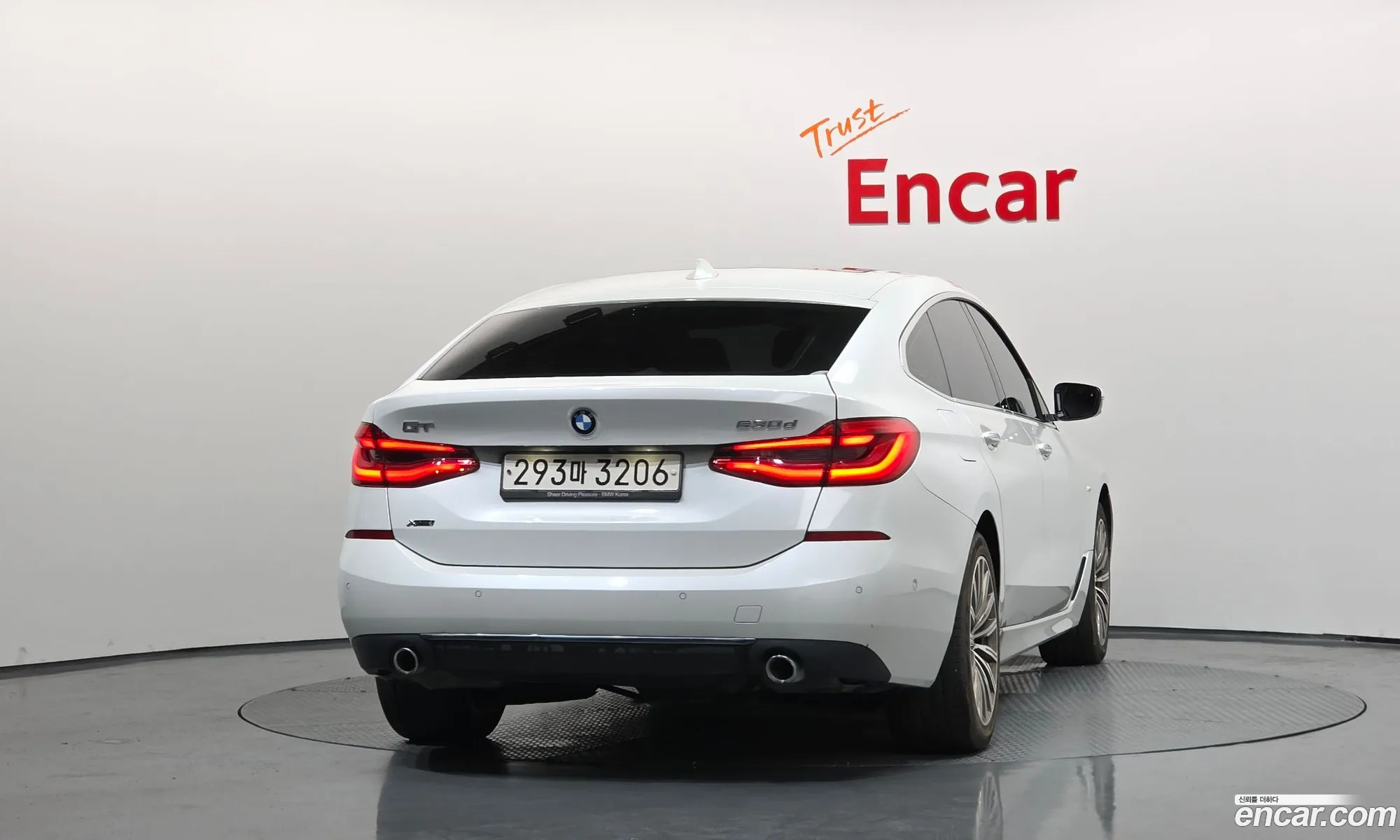BMW 6 Series GT 2018 WBAJW8104JBK91198 — 24