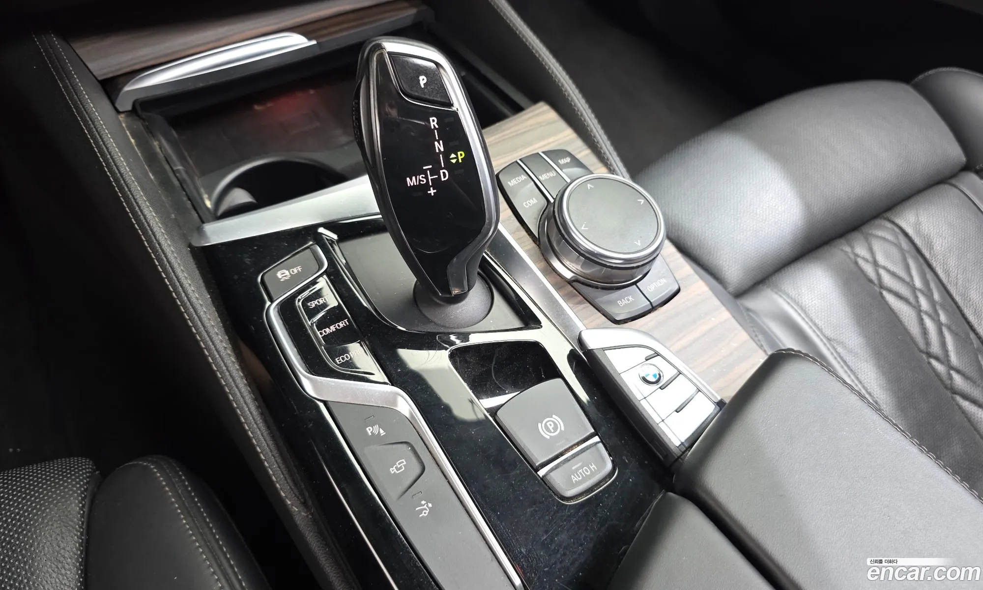 BMW 6 Series GT 2018 WBAJW8104JBK91198 — 25