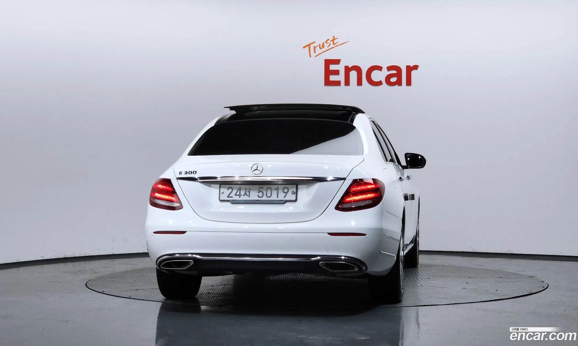 Mercedes-Benz E-Class W213 2019 WDDZF4JB0KA632545 — 31