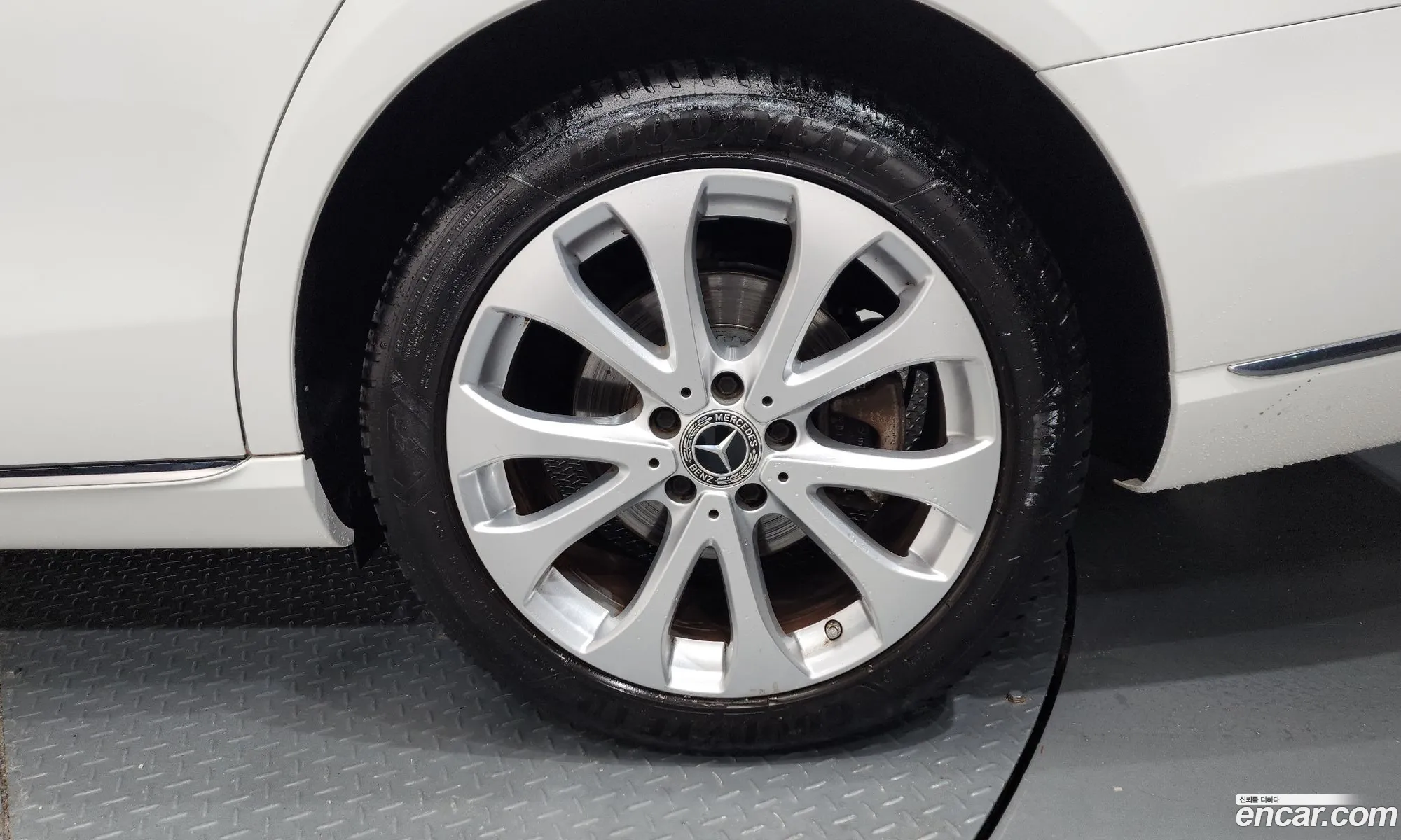 Mercedes-Benz E-Class W213 2019 WDDZF4JB0KA632545 — 15