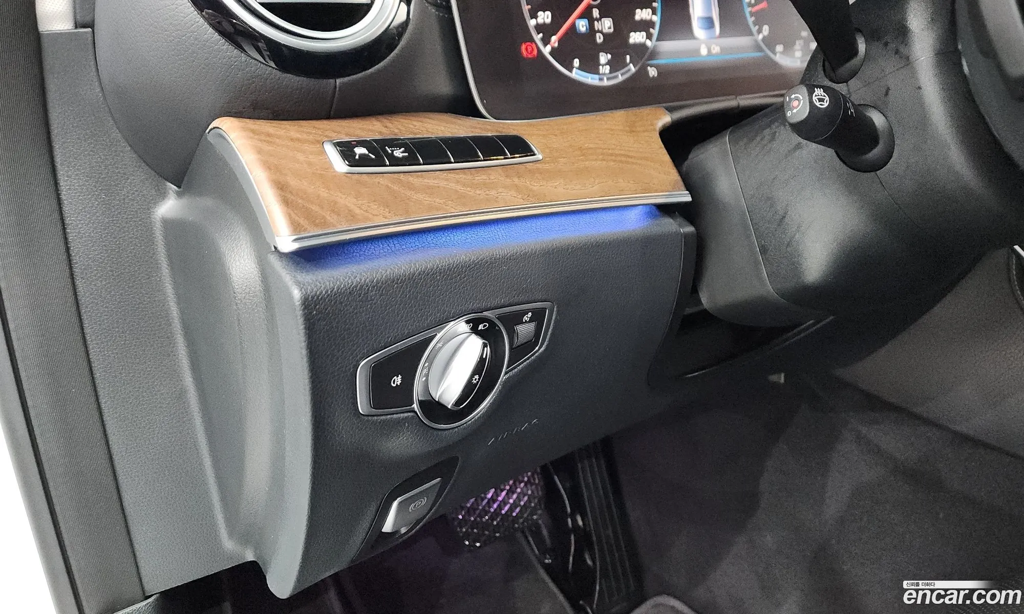 Mercedes-Benz E-Class W213 2019 WDDZF4JB0KA632545 — 23