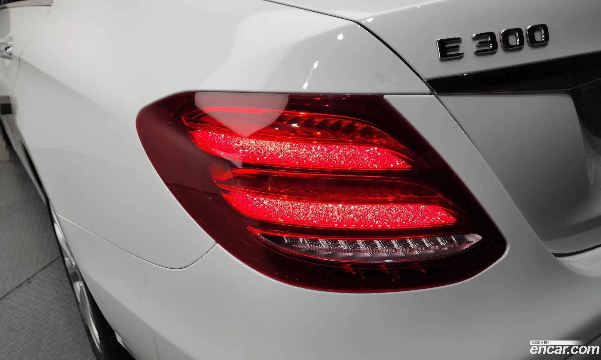 Mercedes-Benz E-Class W213 2019 WDDZF4JB0KA632545 — 12
