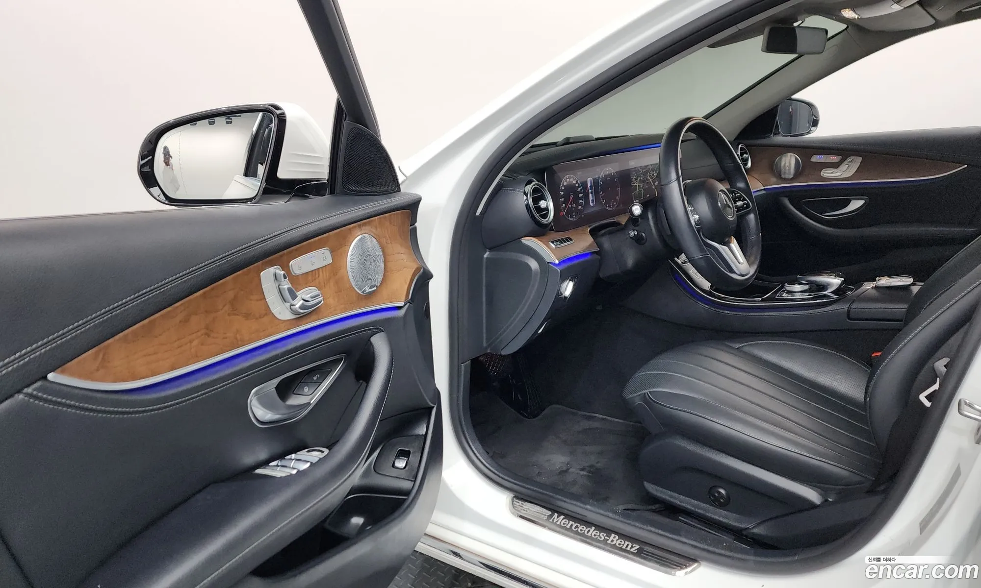 Mercedes-Benz E-Class W213 2019 WDDZF4JB0KA632545 — 13