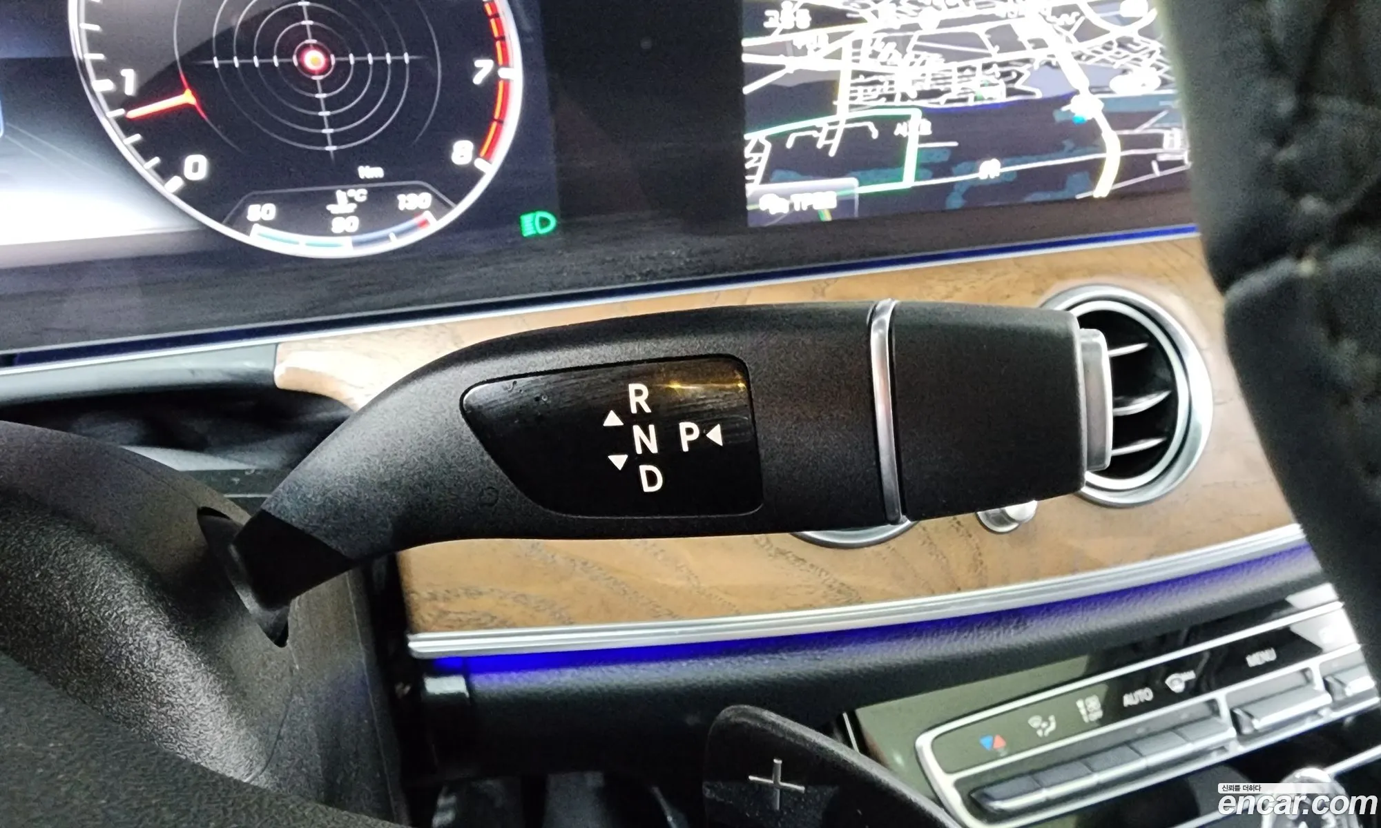 Mercedes-Benz E-Class W213 2019 WDDZF4JB0KA632545 — 4