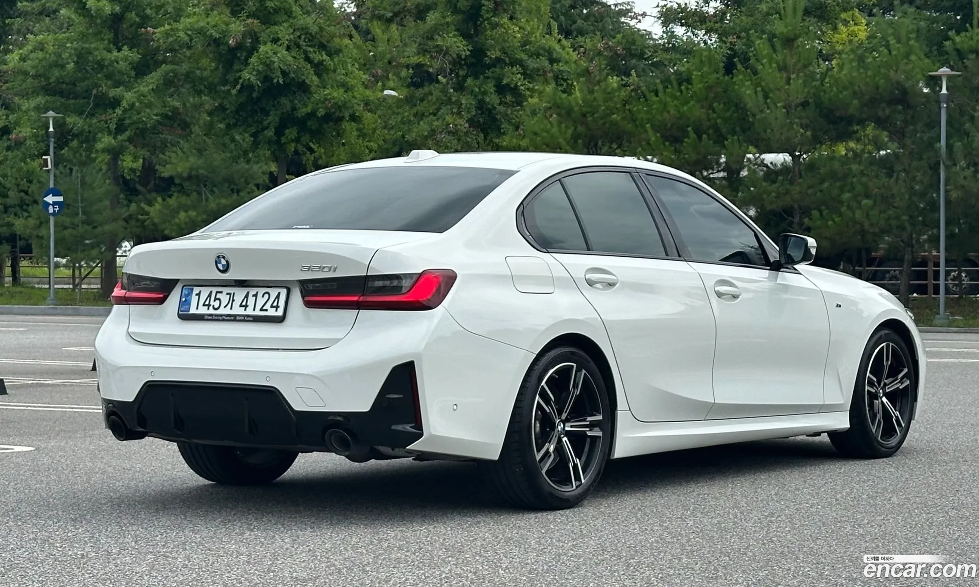 BMW 3 Series 2023 — 9