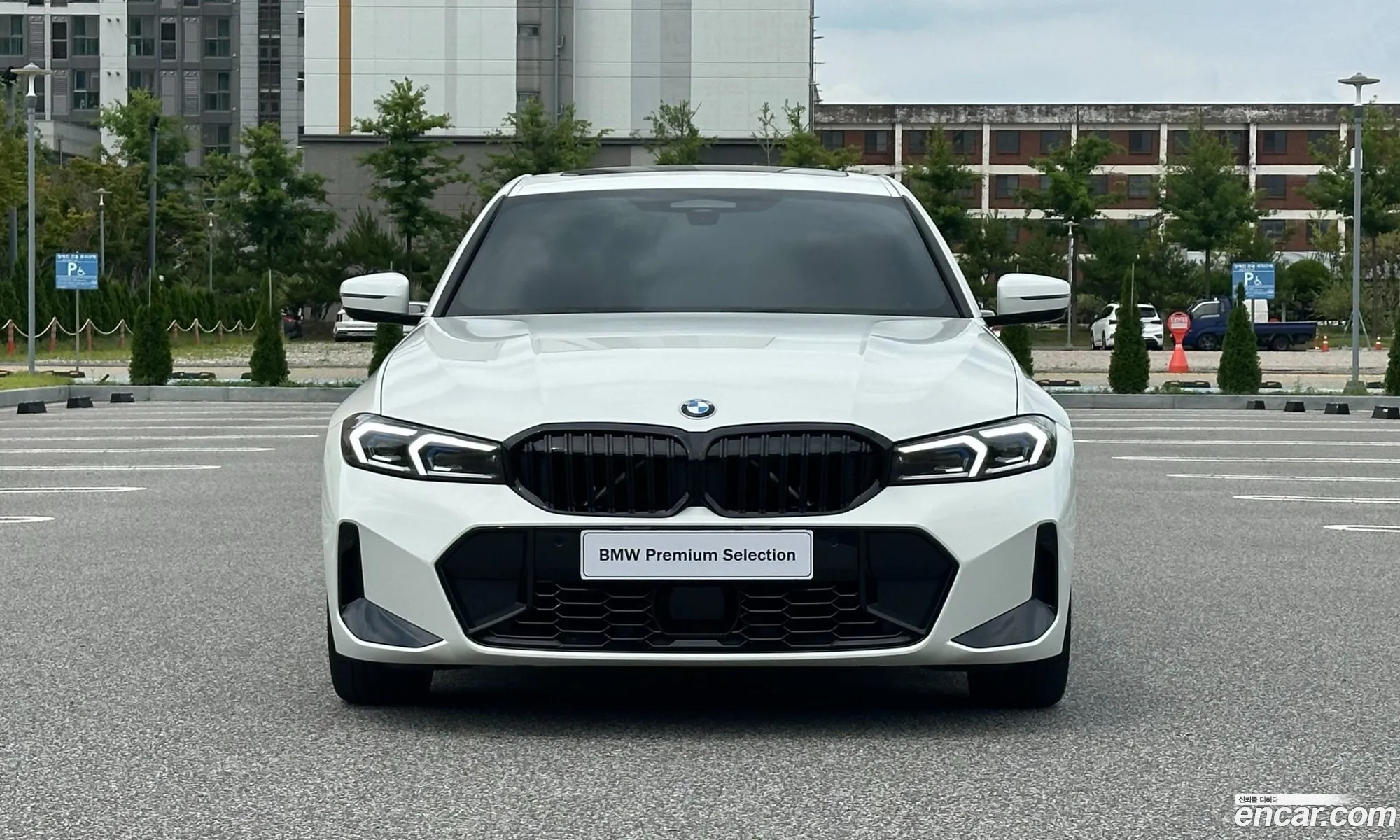 BMW 3 Series 2023 — 17