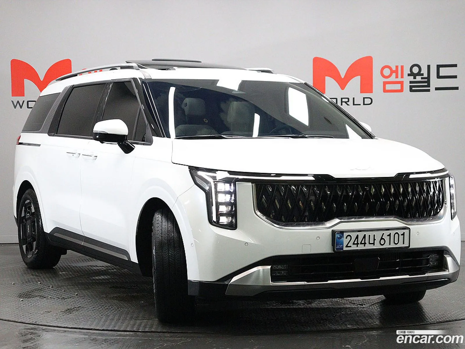 Kia Carnival 2024 — 17