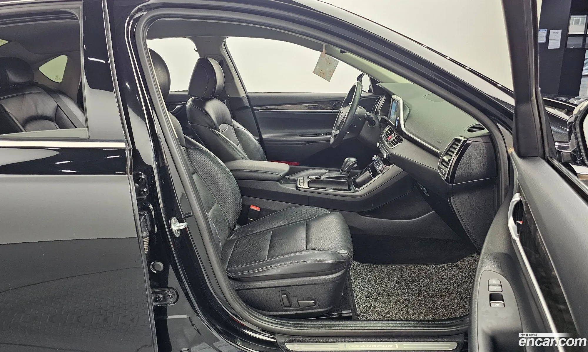 Hyundai Grandeur IG 2018 — 27