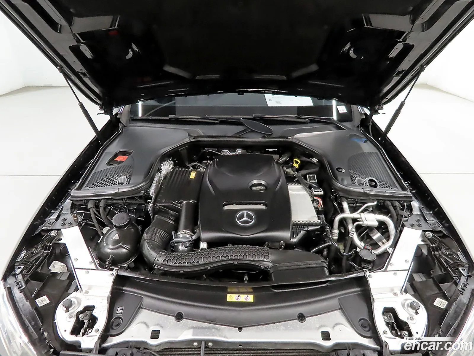 Mercedes-Benz E-Class W213 2016 — 17