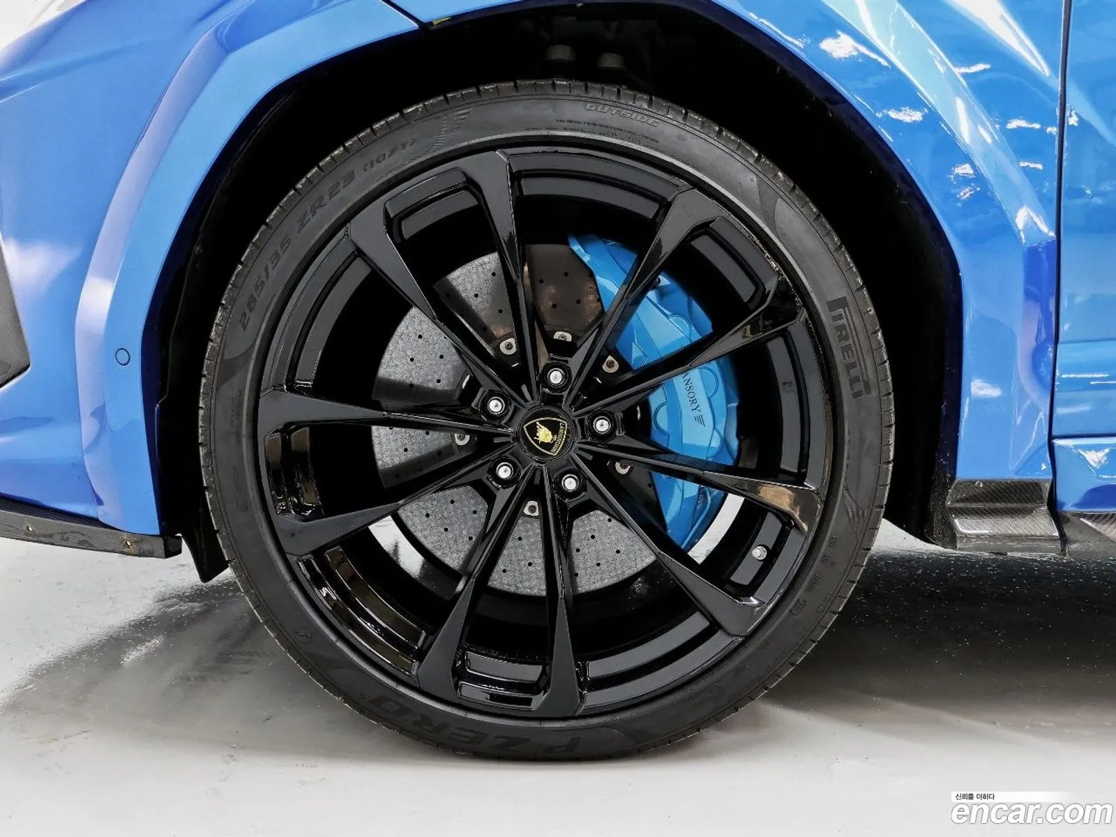 Lamborghini Urus 2019 — 19