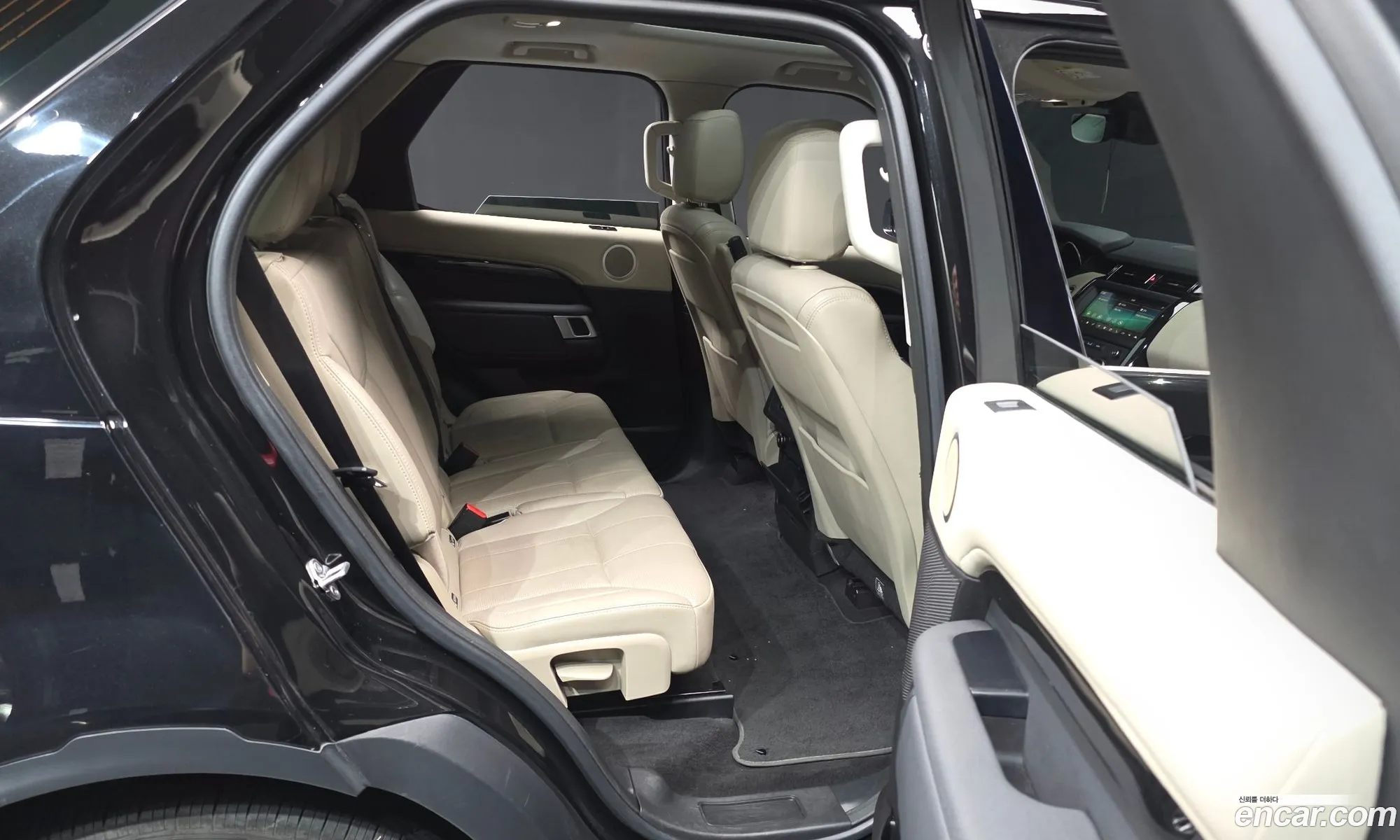 Land Rover Discovery 5 2018 SALRA2BNXJA058078 — 19