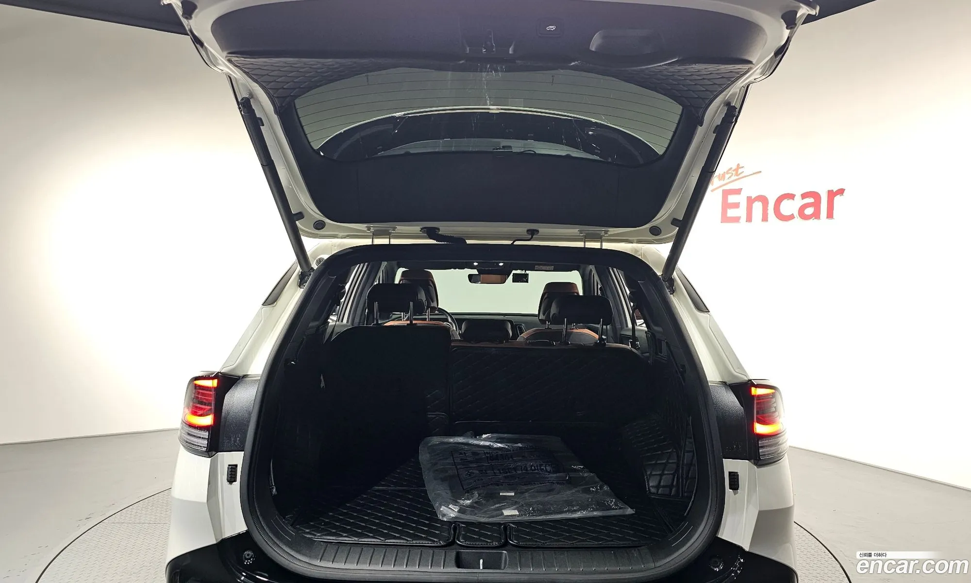 Kia Sportage Hybrid 2023 — 16