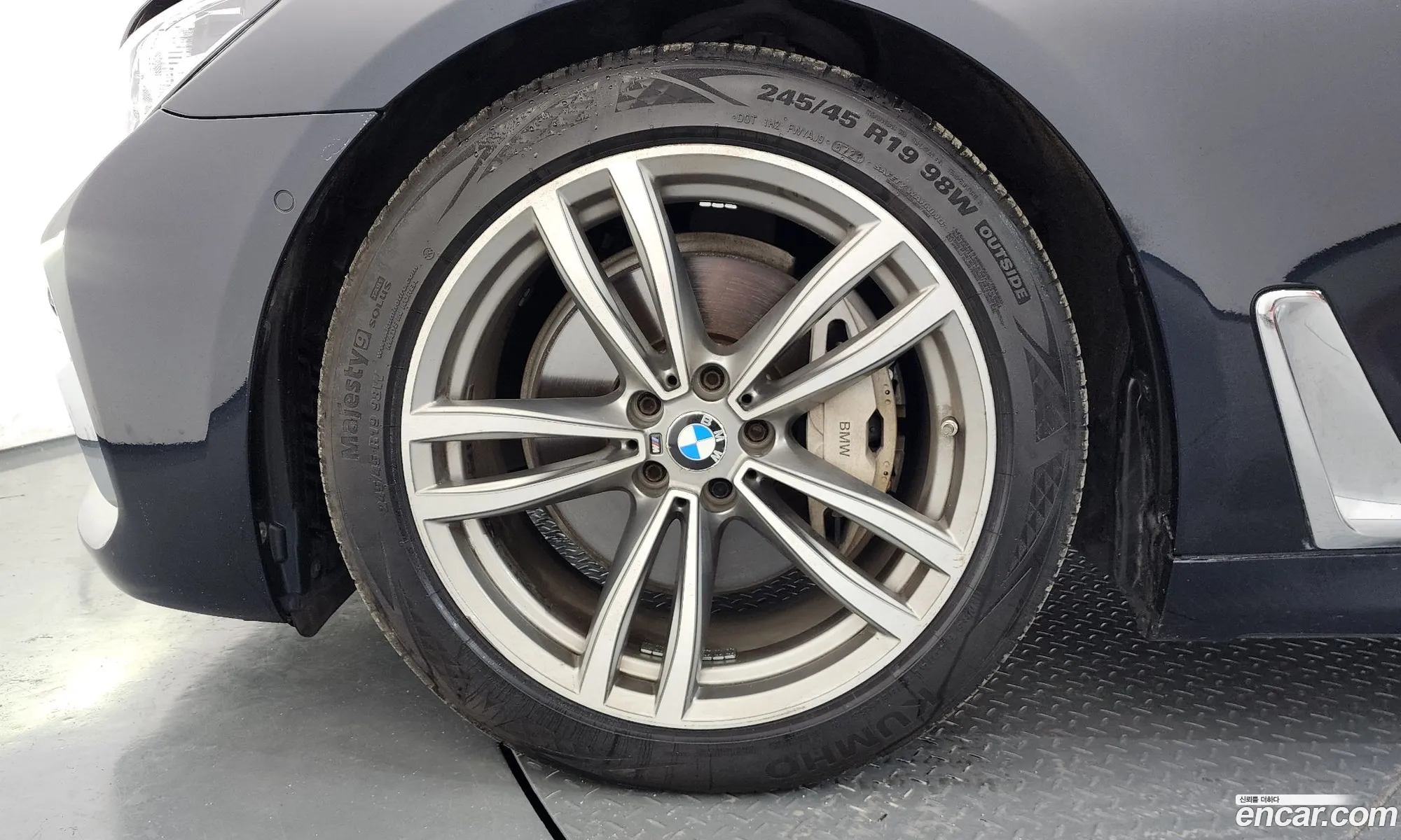 BMW 7 Series 2018 — 19
