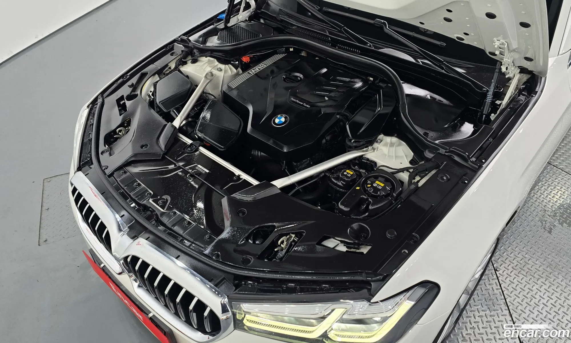 BMW 5 Series 2022 WBA71BH09NCK27766 — 27