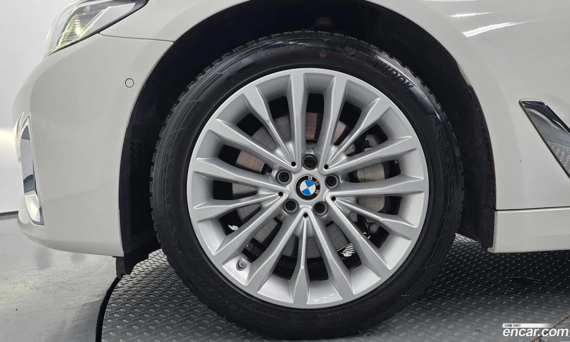 BMW 5 Series 2022 WBA71BH09NCK27766 — 10