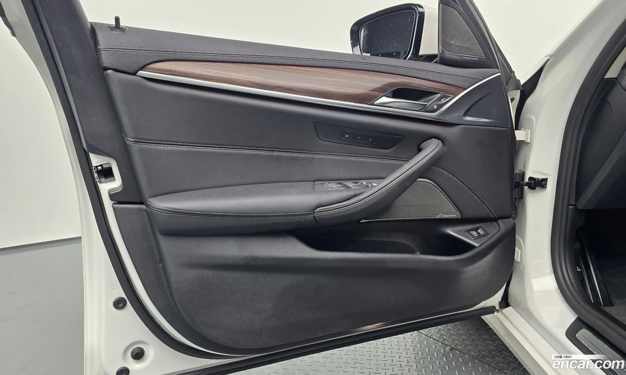 BMW 5 Series 2022 WBA71BH09NCK27766 — 7