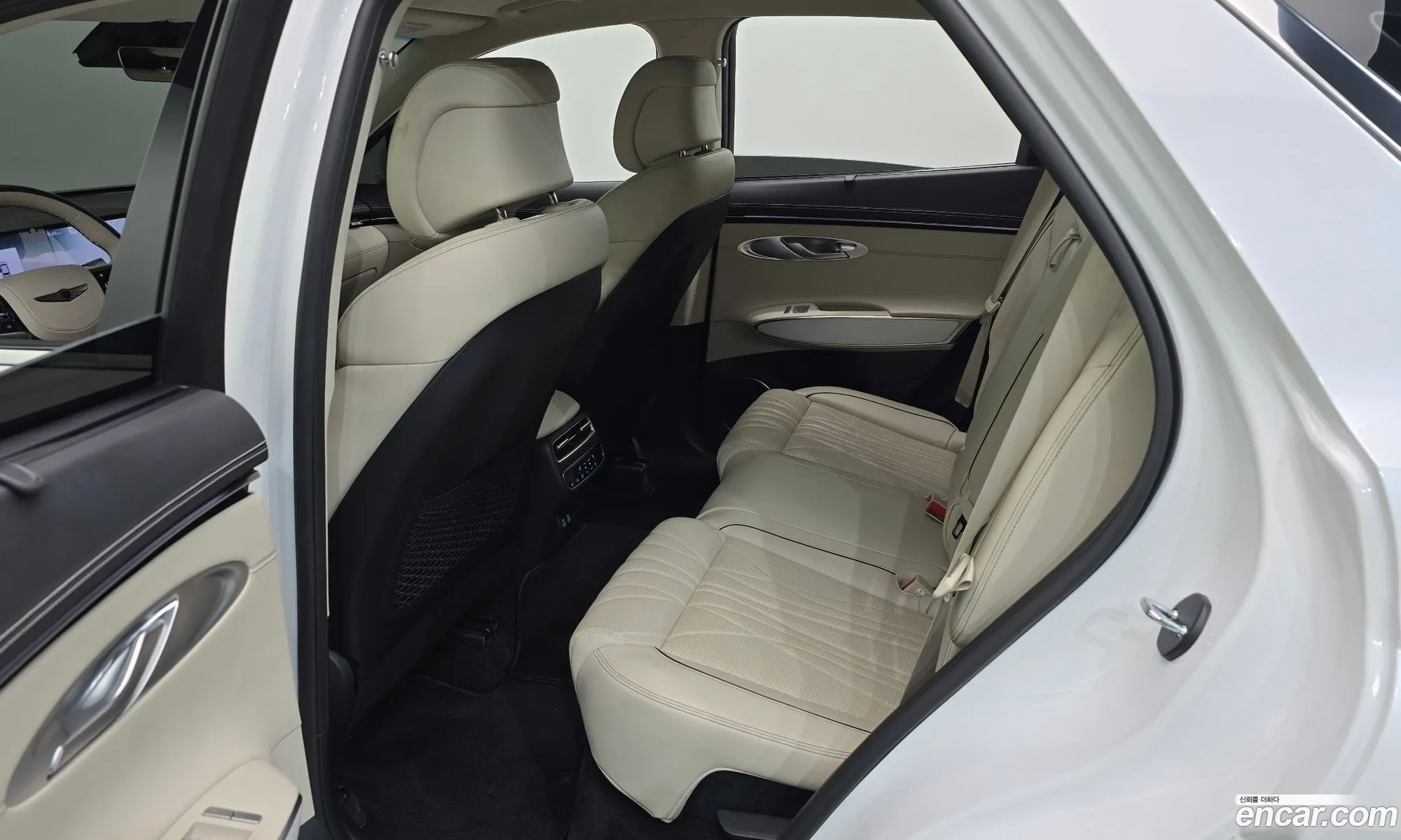 Genesis GV70 2024 — 24