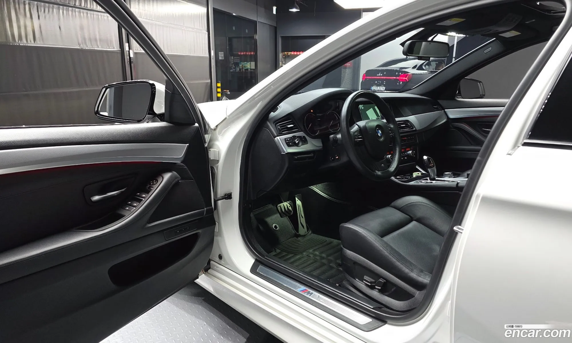 BMW 5 Series 2013 WBAXG3102DDW44587 — 9