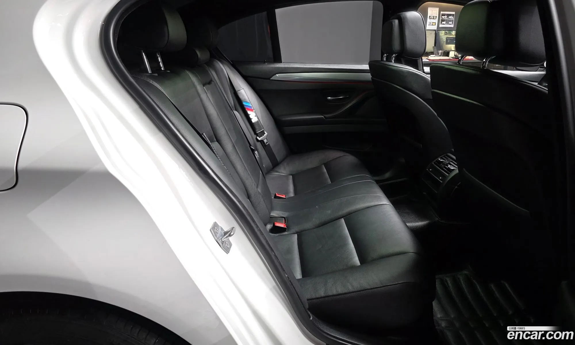BMW 5 Series 2013 WBAXG3102DDW44587 — 5