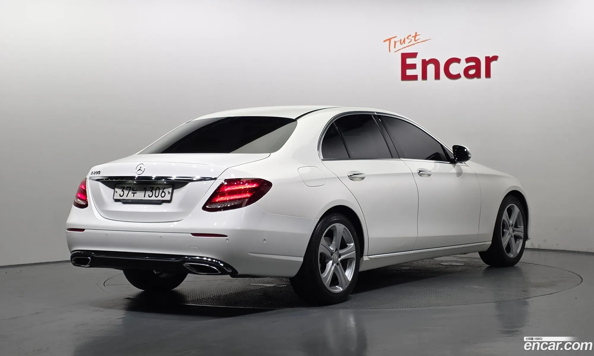 Mercedes-Benz E-Class W213 2017 WDDZF4CB5HA100245 — 4