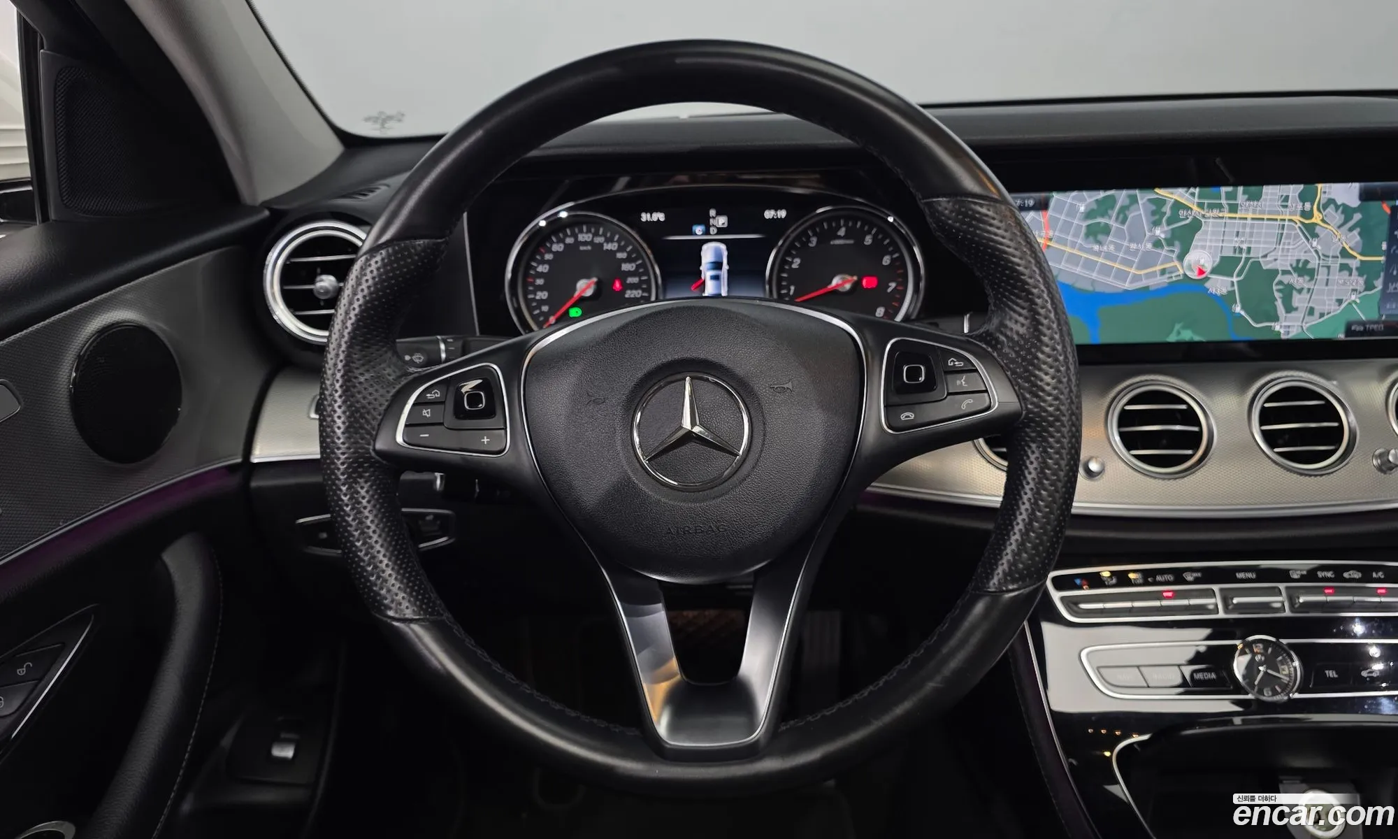 Mercedes-Benz E-Class W213 2017 WDDZF4CB5HA100245 — 9