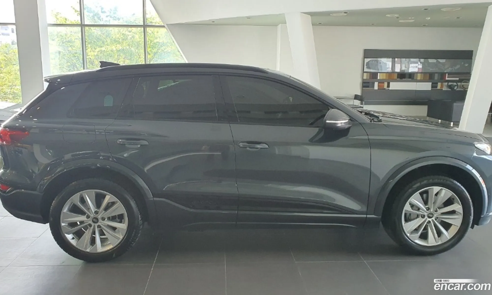 Audi Q6 e-tron 2025 — 3