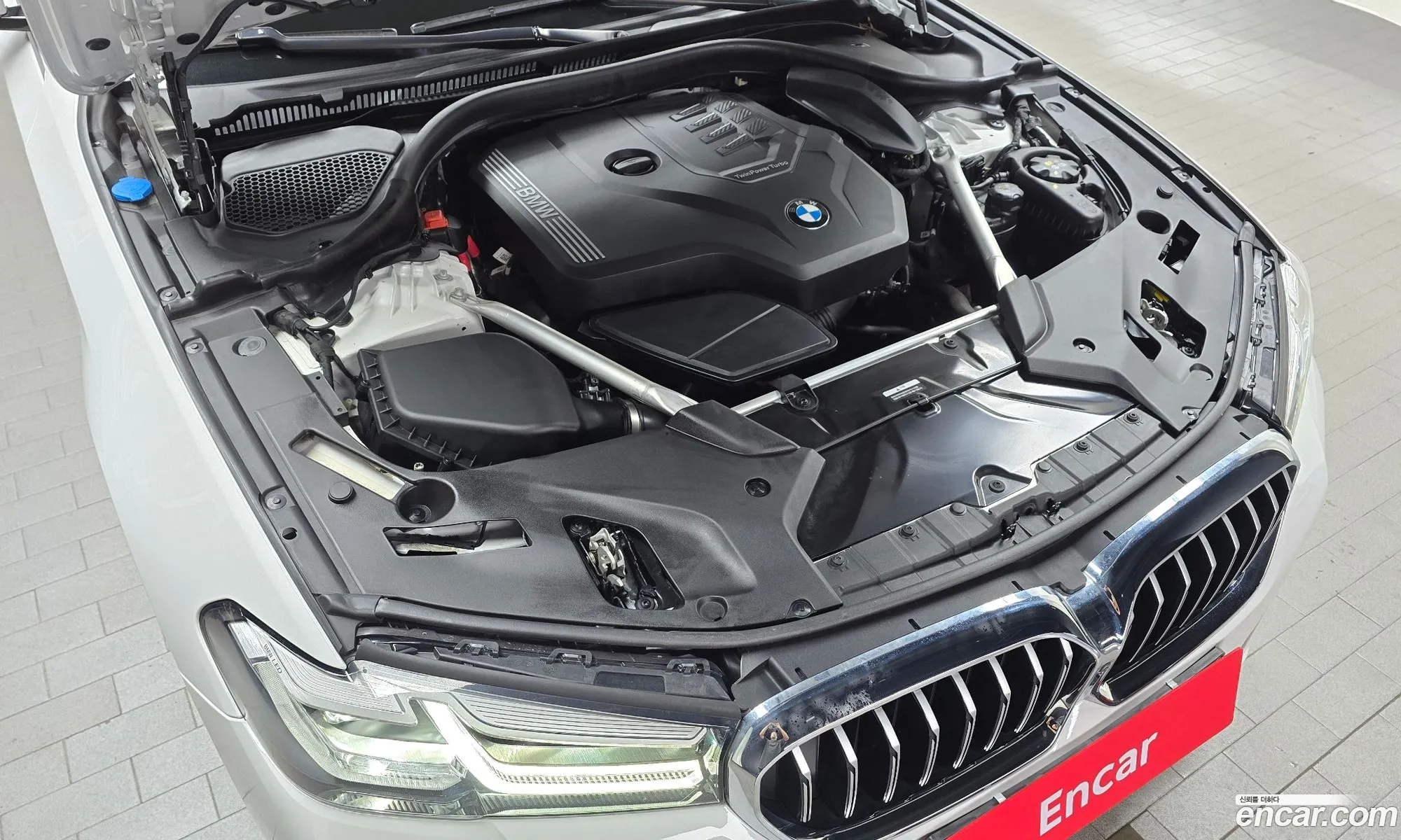 BMW 5 Series 2023 — 9