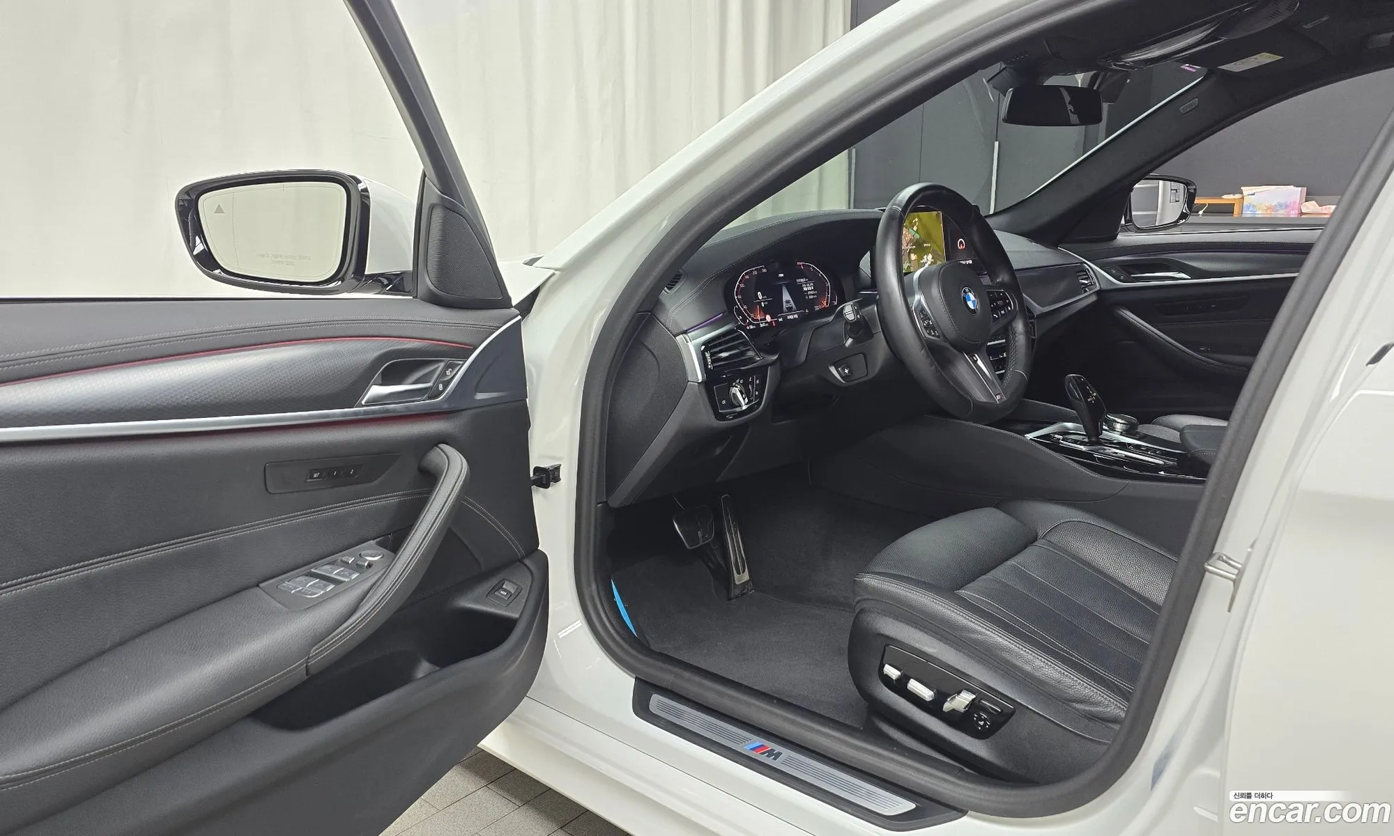 BMW 5 Series 2023 — 32