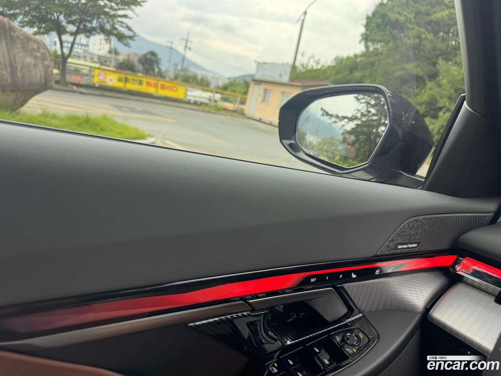 BMW 5 Series 2025 — 9