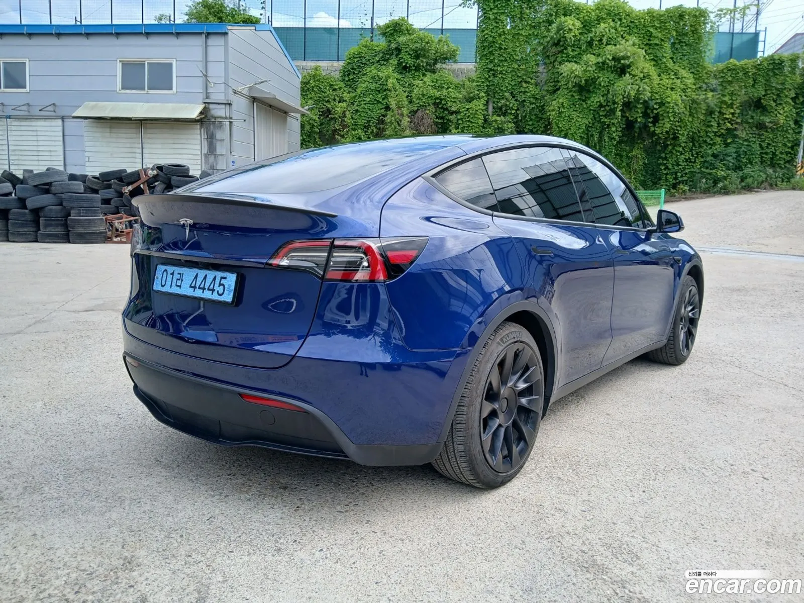 Tesla Model Y 2023 — 10