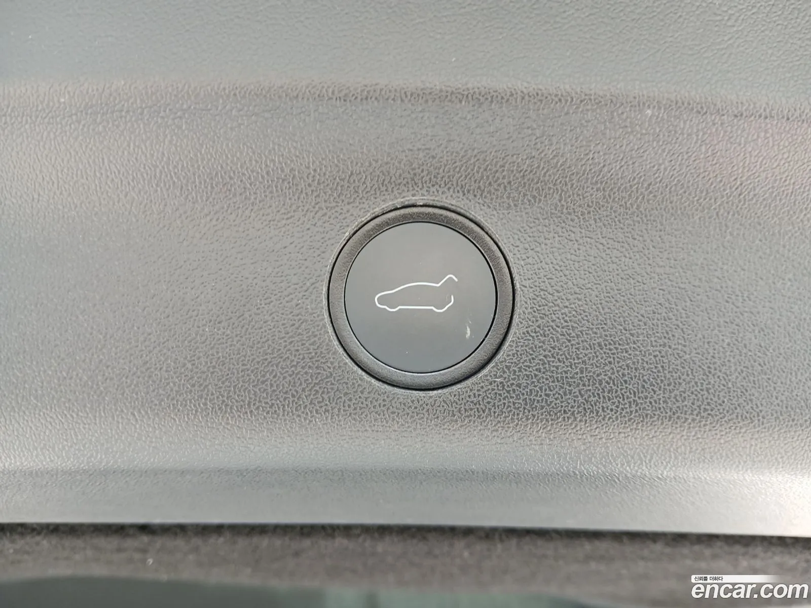 Tesla Model Y 2023 — 9