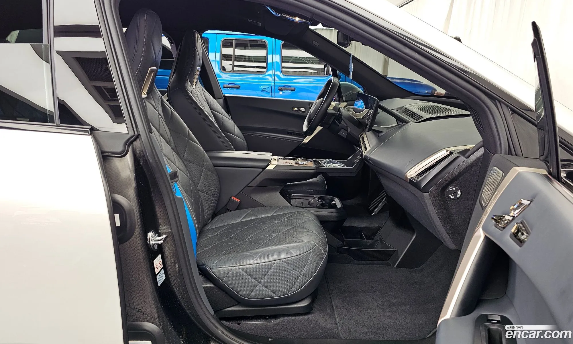 BMW iX 2023 — 14