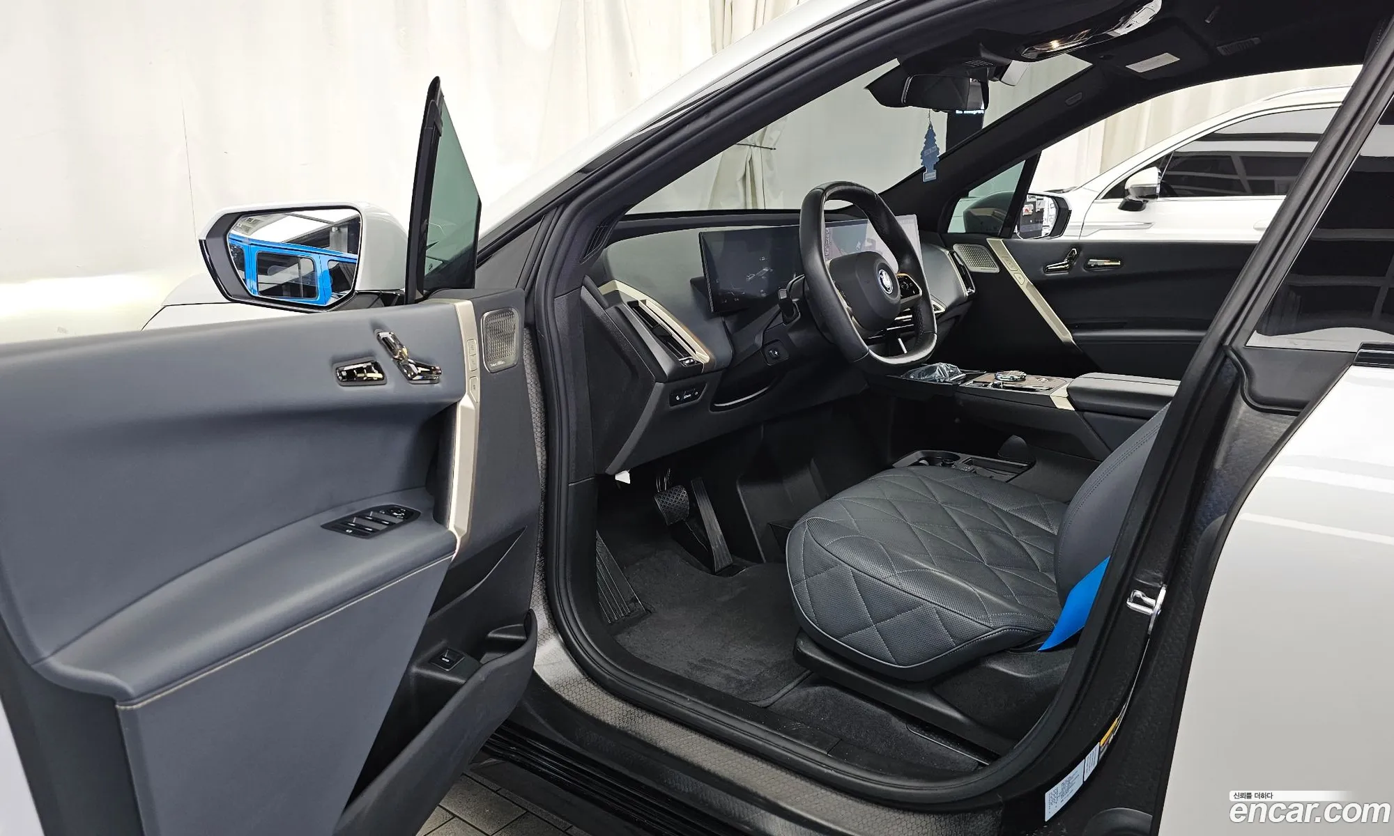 BMW iX 2023 — 36
