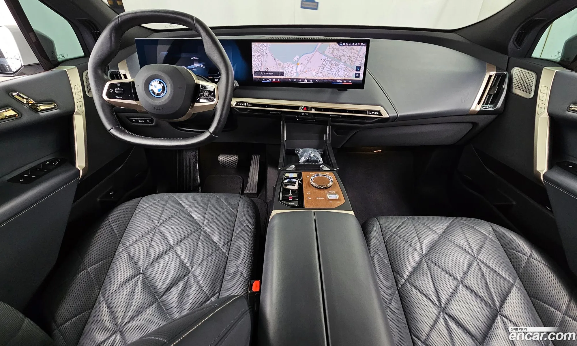 BMW iX 2023 — 27