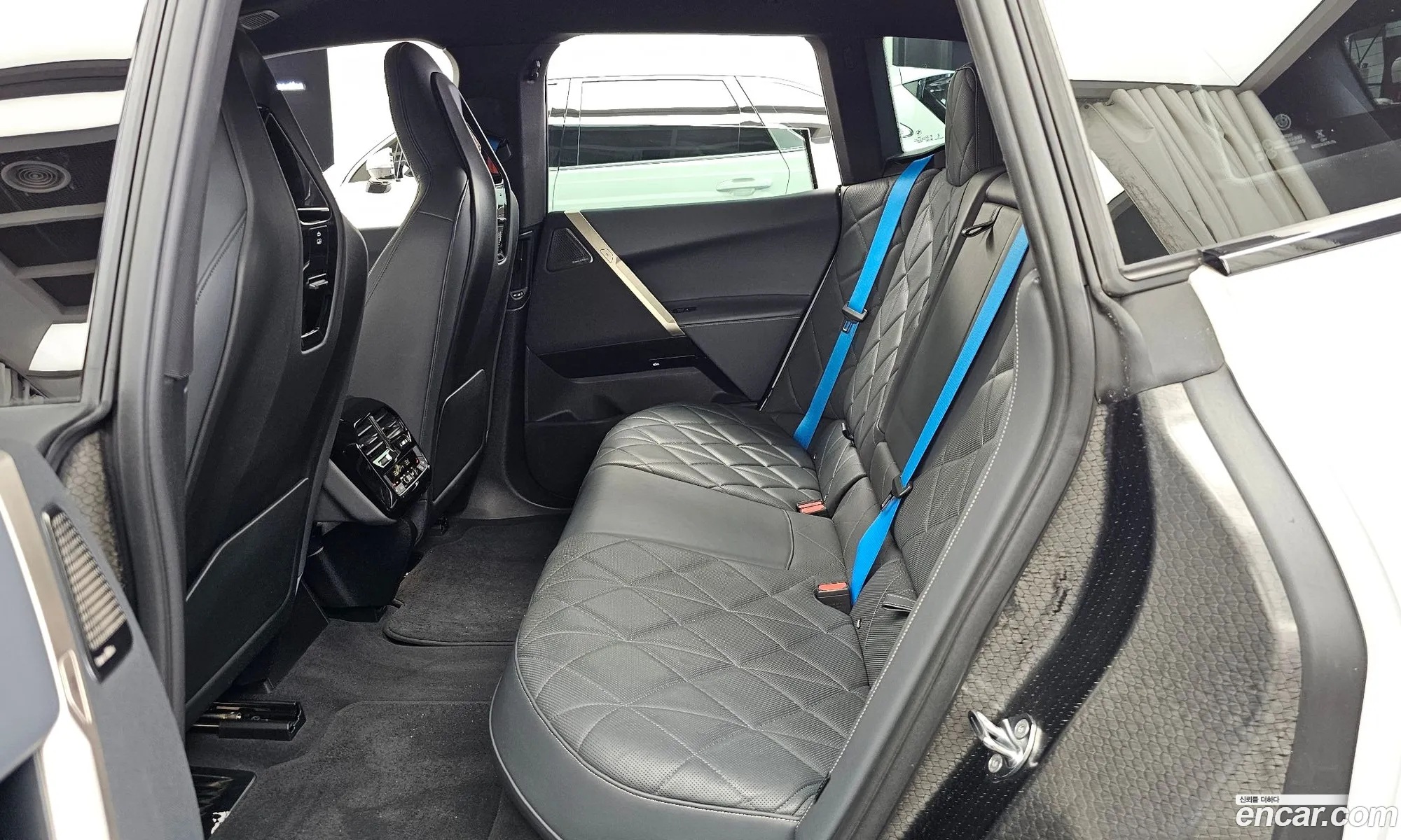 BMW iX 2023 — 26
