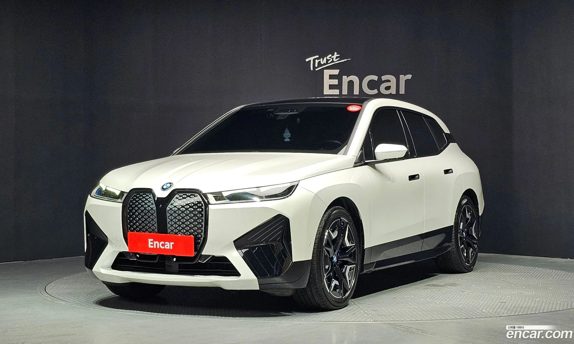 BMW iX 2023 — 17