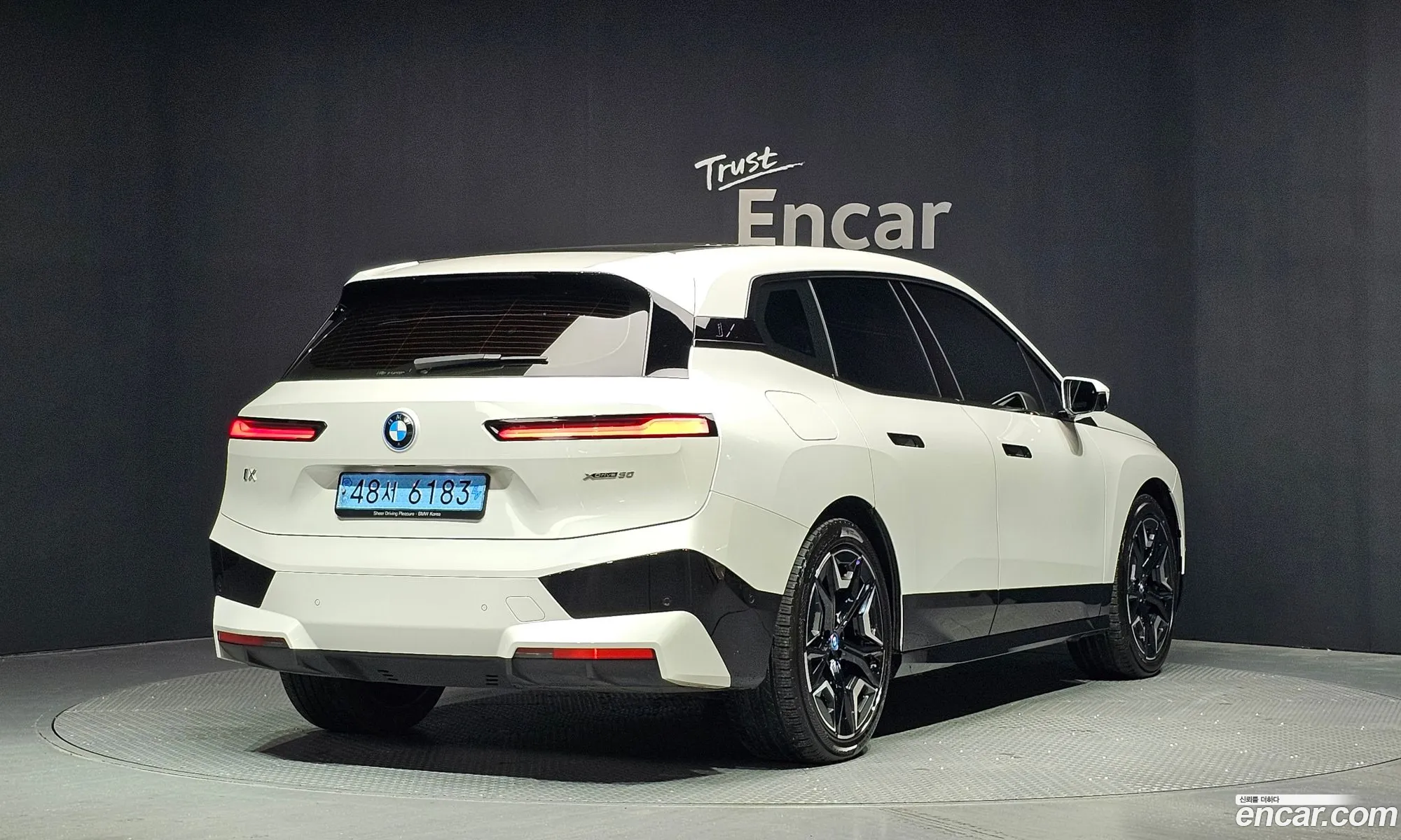 BMW iX 2023 — 25