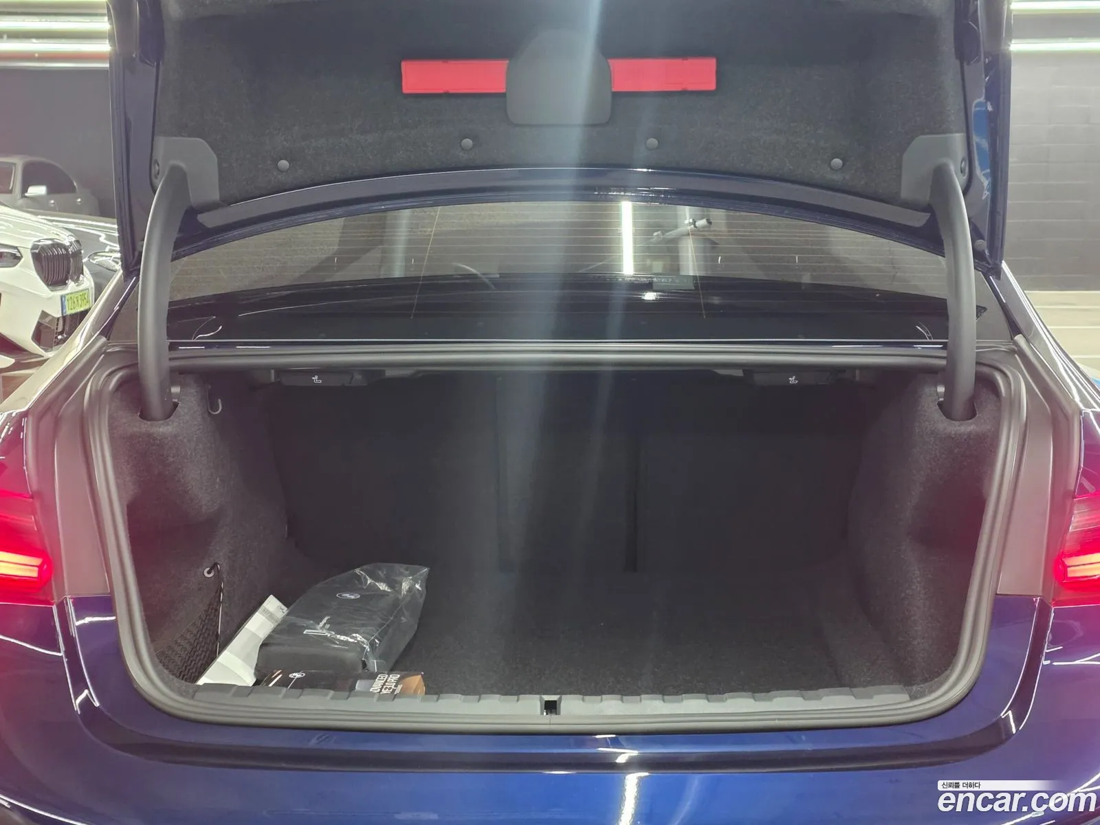 BMW 3 Series 2025 — 12