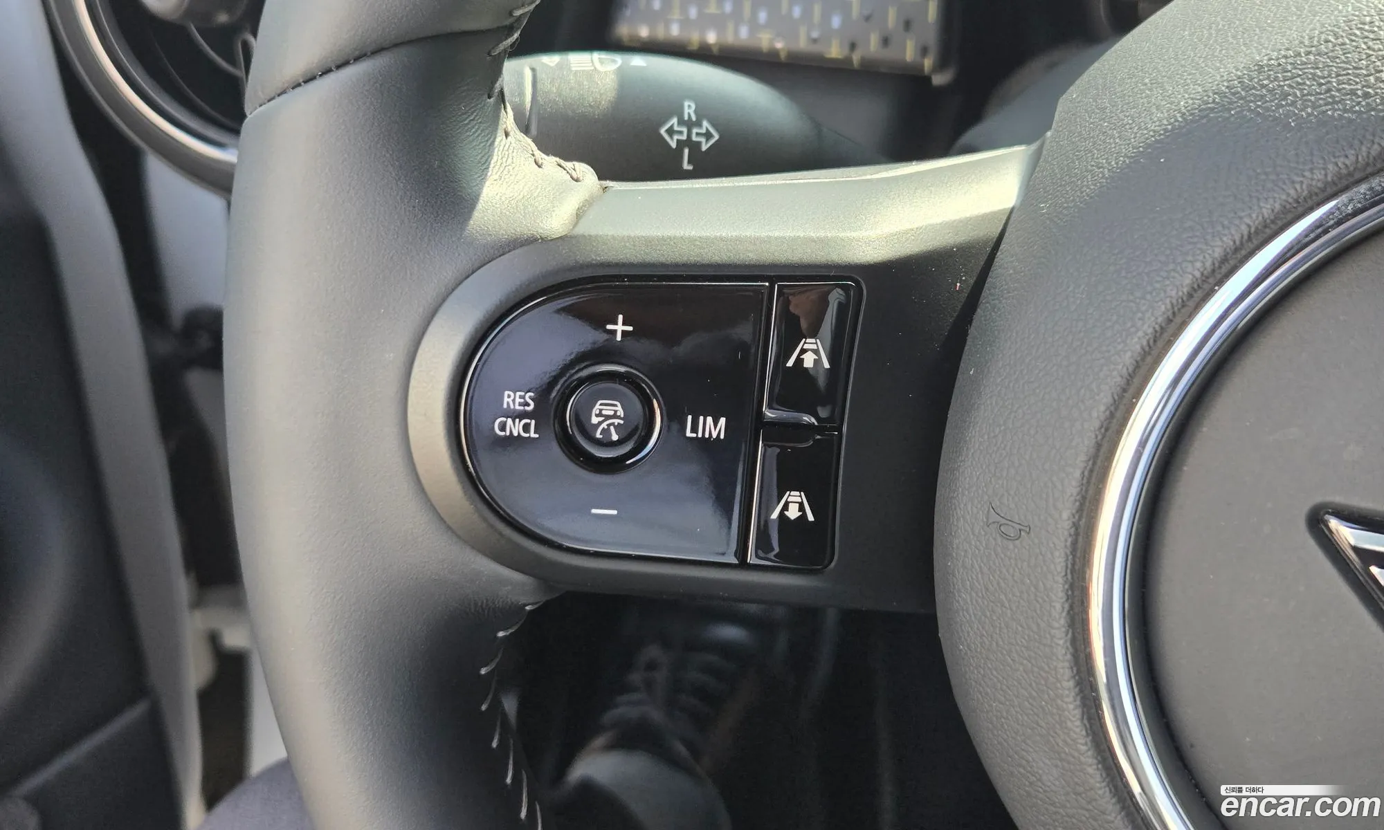 Mini Cooper Electric 2023 — 7