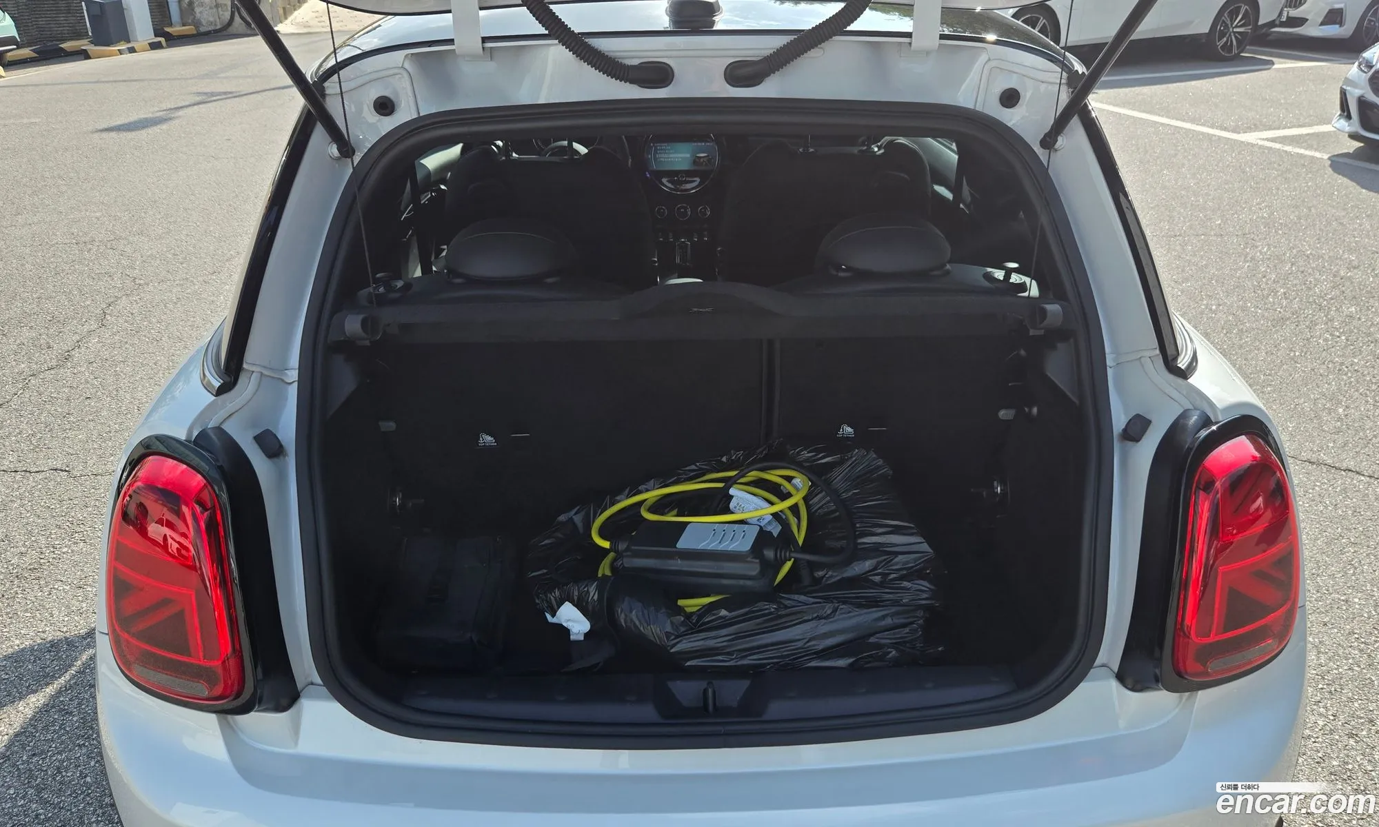 Mini Cooper Electric 2023 — 12