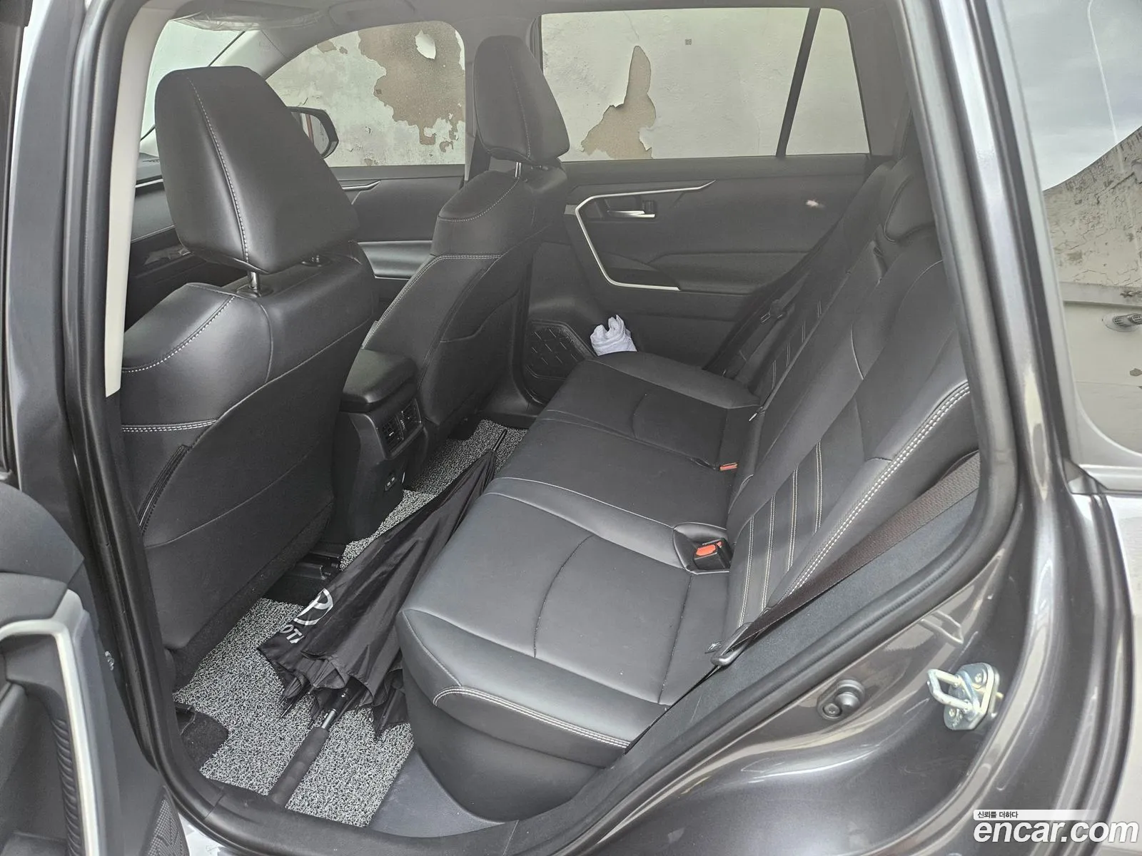 Toyota RAV4 2025 — 5