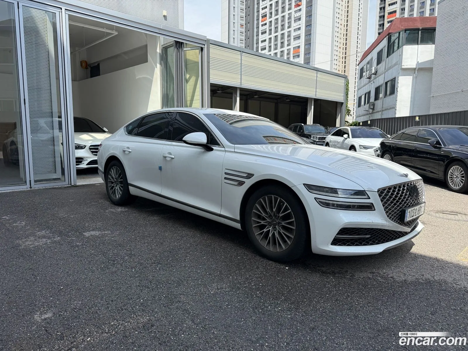 Genesis G80 2023 — 2
