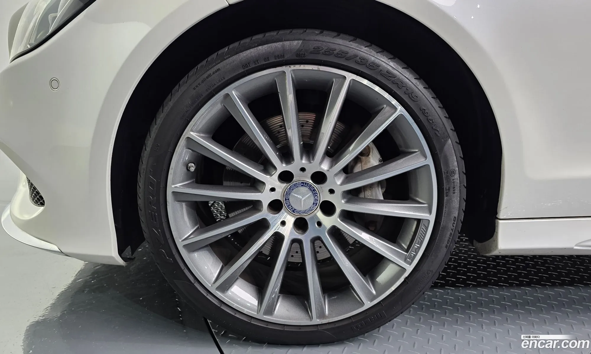 Mercedes-Benz CLS-Class W218 2016 — 17
