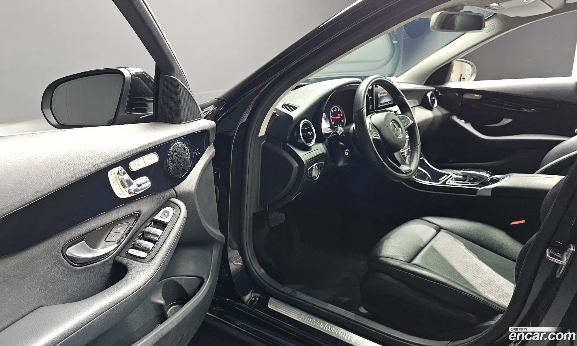 Mercedes-Benz C-Class W205 2017 WDDWF3HB2HR272157 — 18