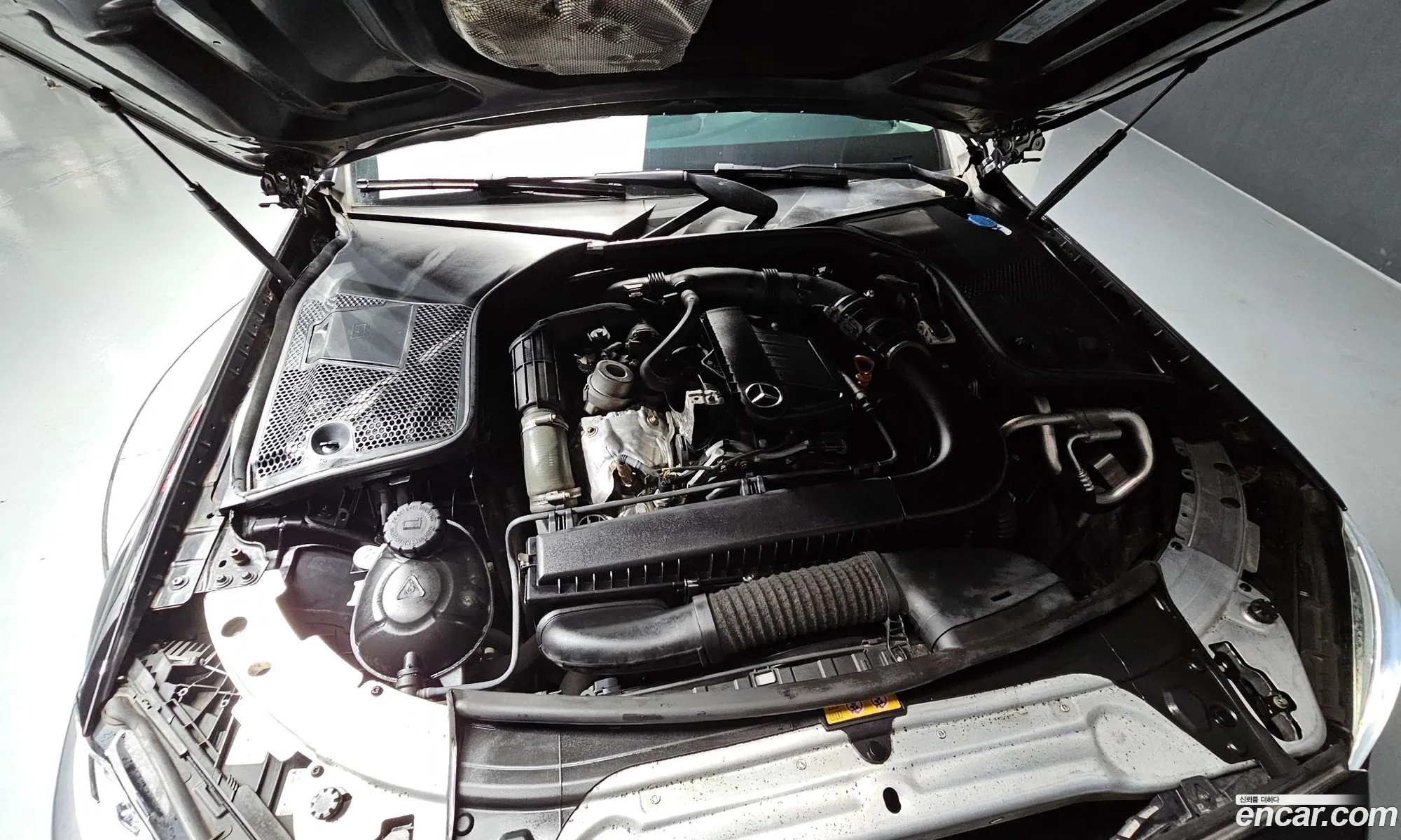 Mercedes-Benz C-Class W205 2017 WDDWF3HB2HR272157 — 8