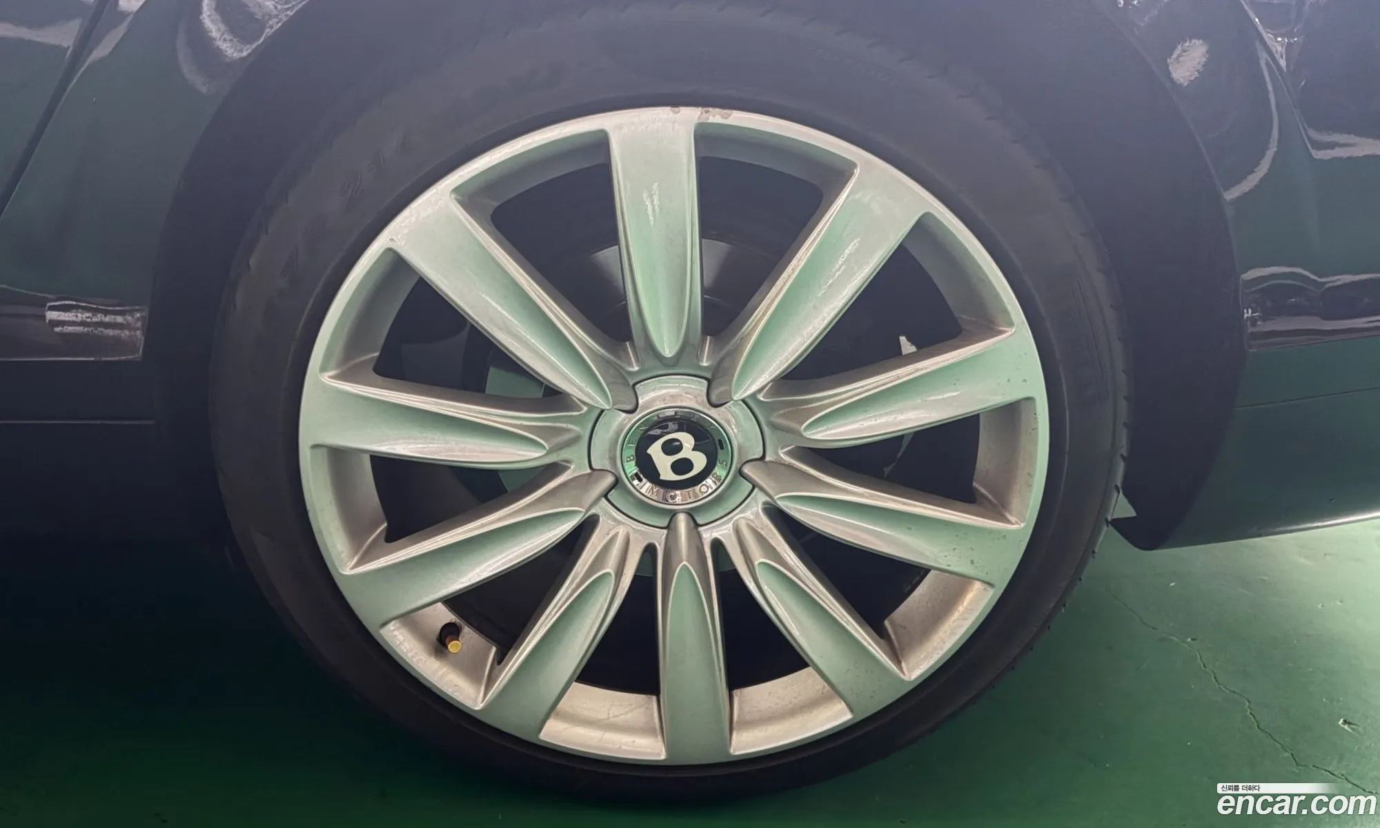 Bentley Flying Spur 2013 — 14