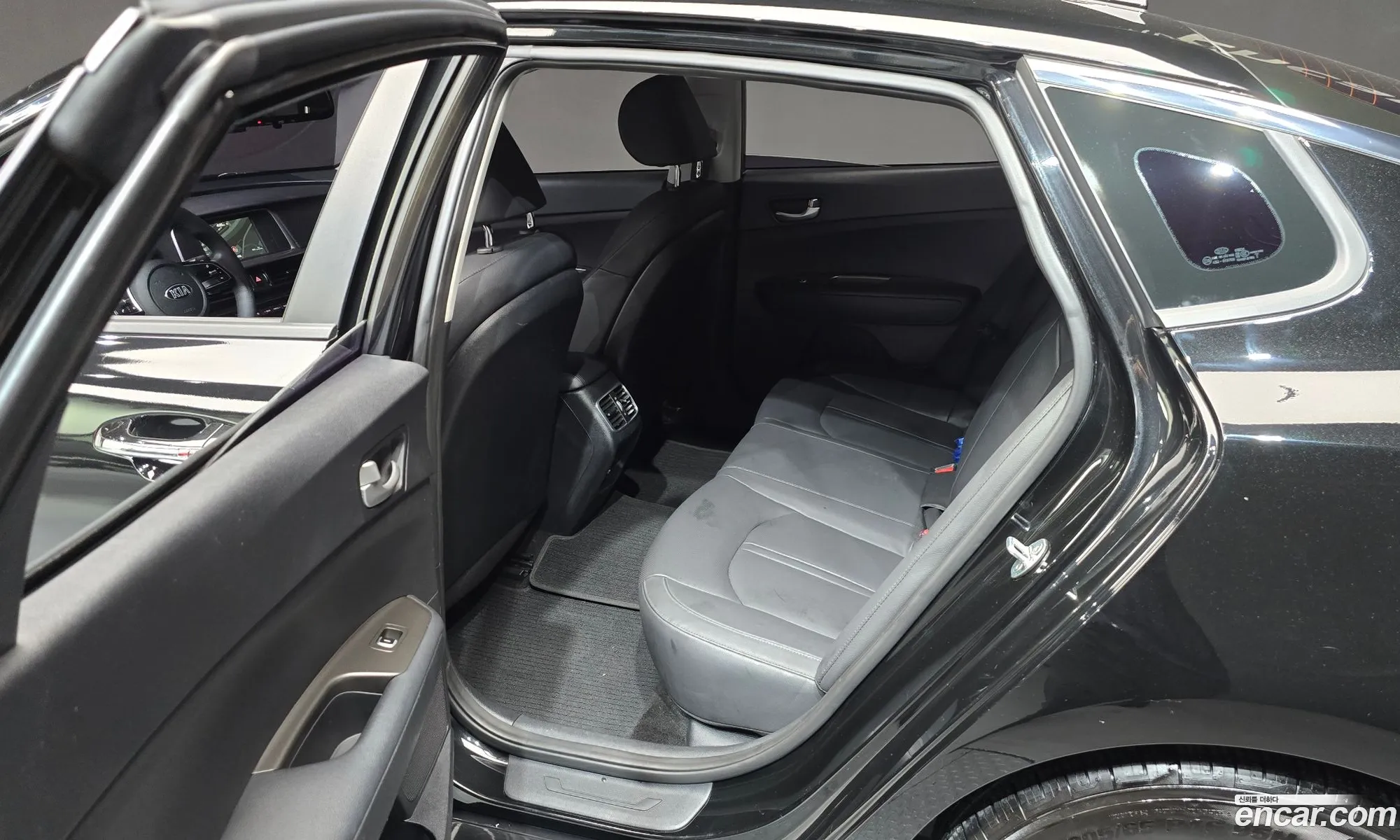 Kia K5 2018 KNAGS411BKA294538 — 15