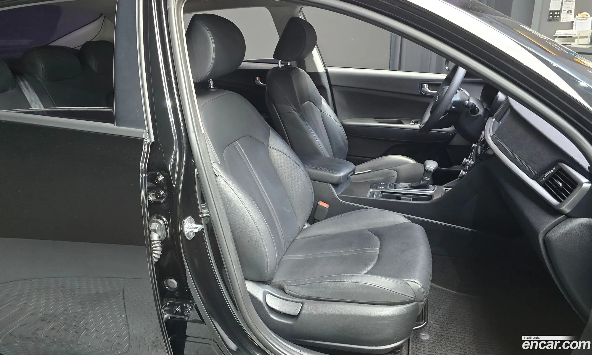 Kia K5 2018 KNAGS411BKA294538 — 11