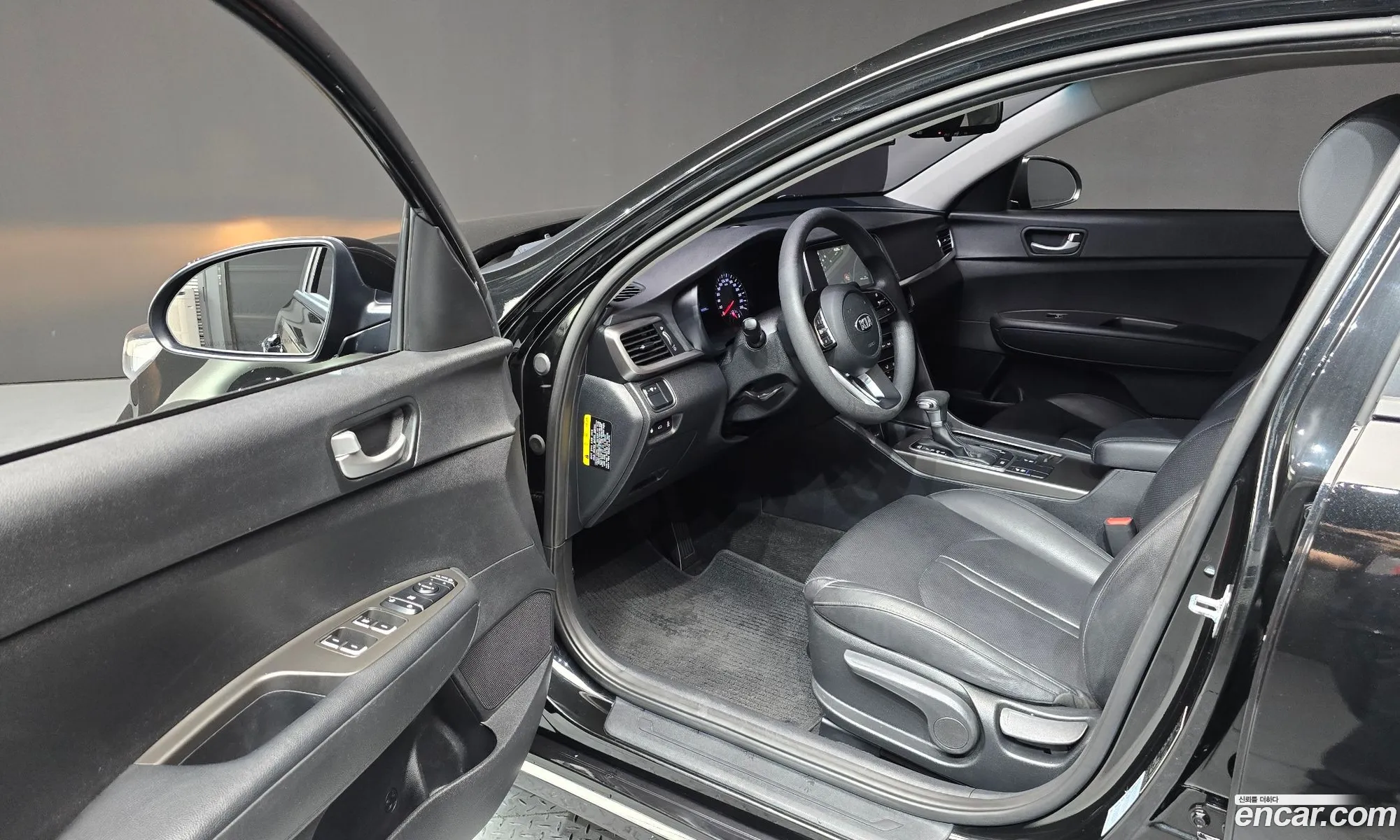 Kia K5 2018 KNAGS411BKA294538 — 3